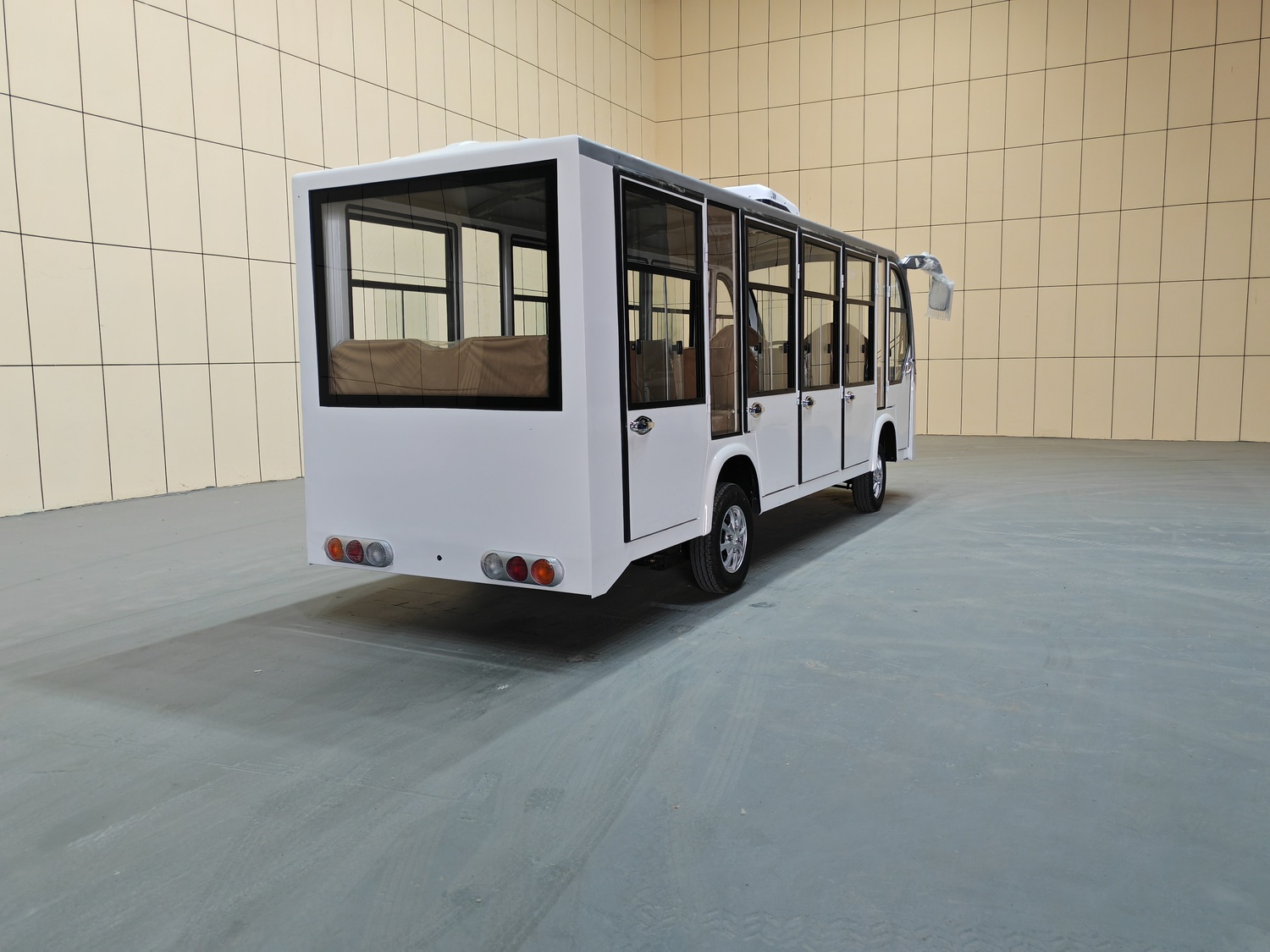 14座封閉游覽車CAR-YL14BZ01-FBb.jpg