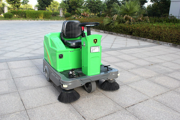 电动扫地机DQS12