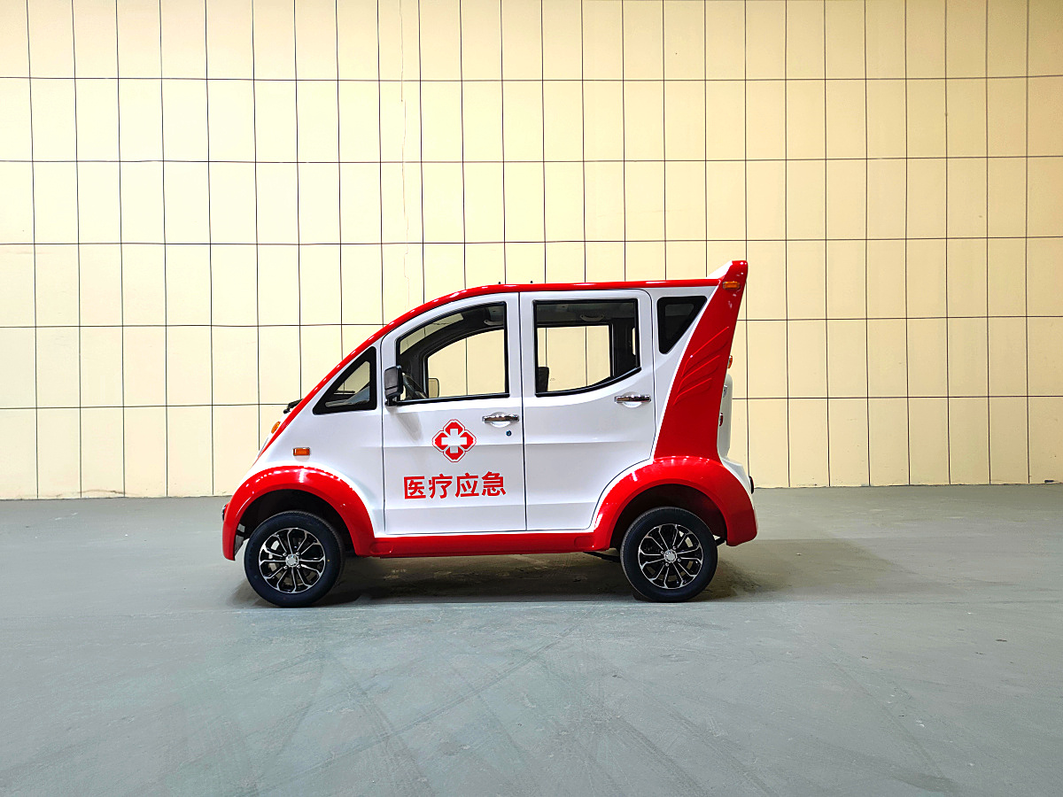 5座封閉醫(yī)院巡邏車CAR-XL05YY16-FBa.jpg