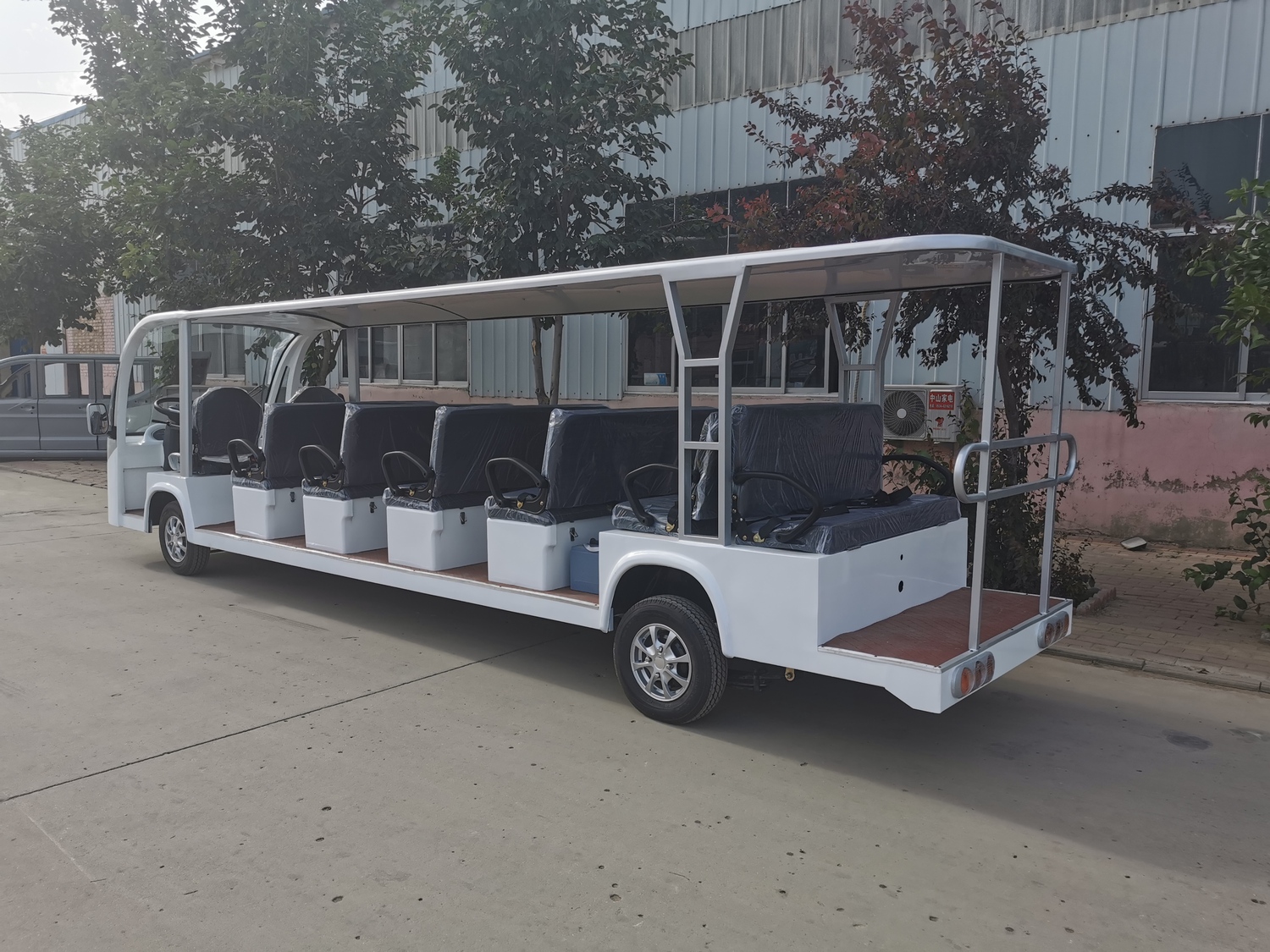 21座觀光車BZ01.jpg