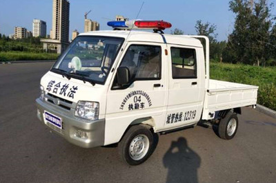 4座带门斗式电动城管车[CAR-LQ04-FBCG]